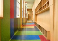 為什么學(xué)校地面改造習(xí)慣用塑膠地板？